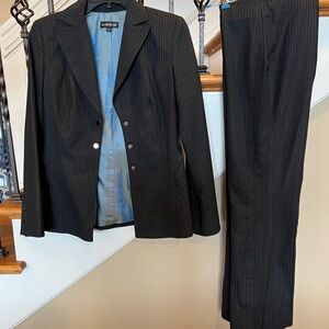Bebe Charcoal Pinstripe pantsuit blazer size 4 pants size 6
